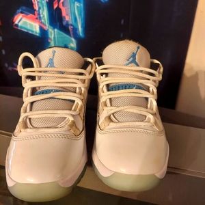 Youth Jordan 11s Legend Blue